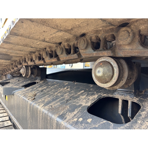 2017 كوماتسو PC210LC-10-44012600