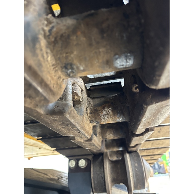 2017 كوماتسو PC210LC-10-44012601