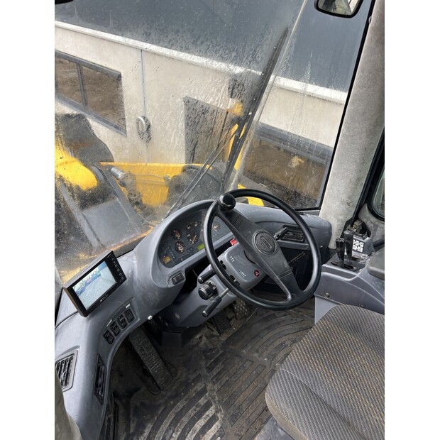 2005 كوماتسو WA480-5H-44012643