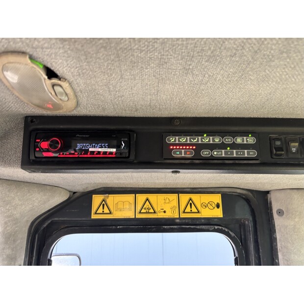 2005 كوماتسو WA480-5H-44012645