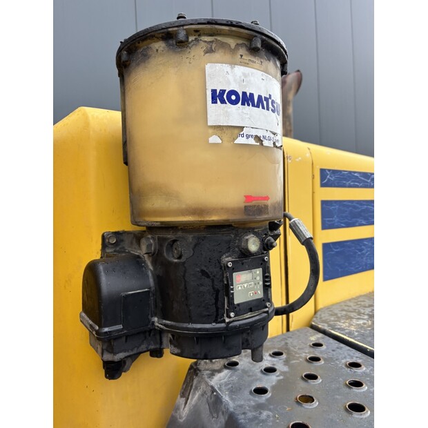 2005 كوماتسو WA480-5H-44012649
