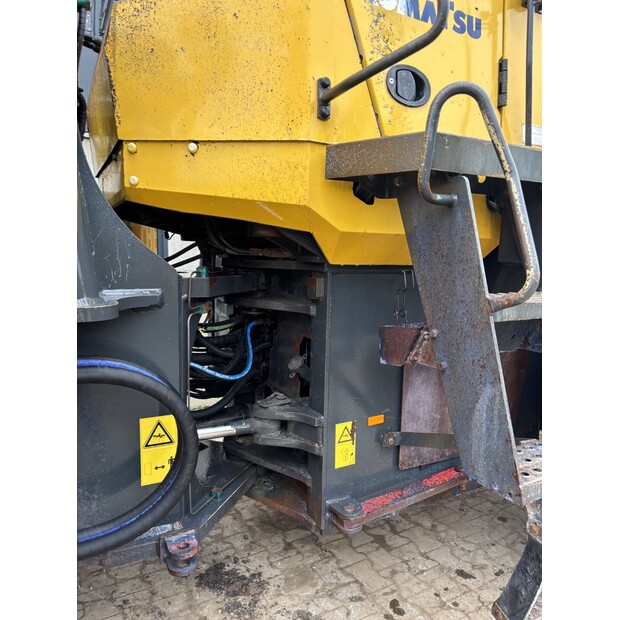 2005 كوماتسو WA480-5H-44012658