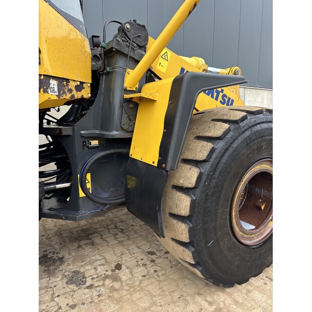 2005 كوماتسو WA480-5H-44012659