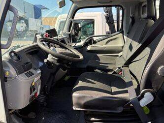 2020-mitsubishi-fuso-canter-1389838-44018578