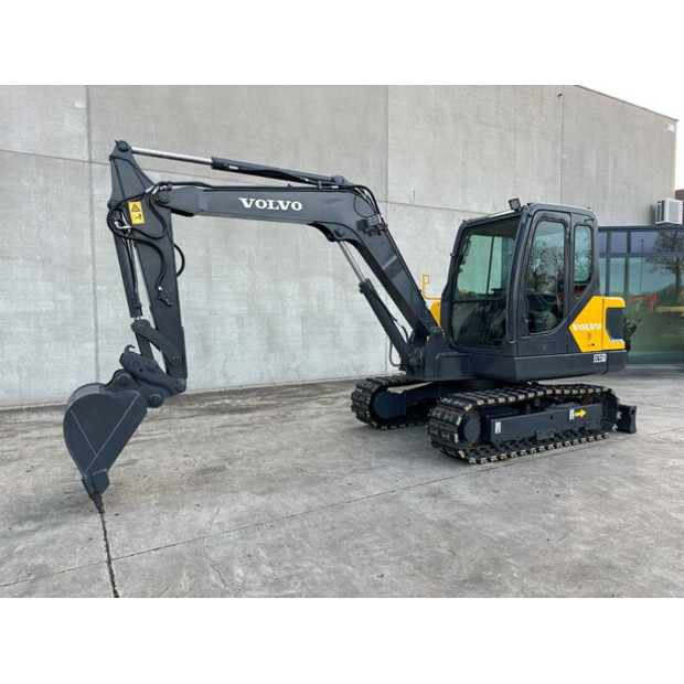 2017 فولفو EC55D-44018948