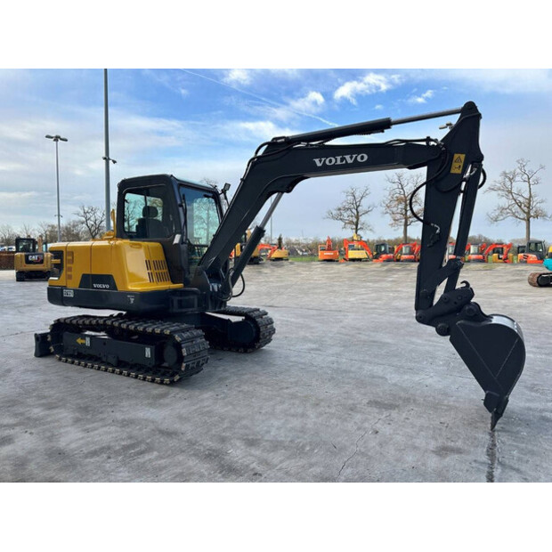 2017 فولفو EC55D-44018950