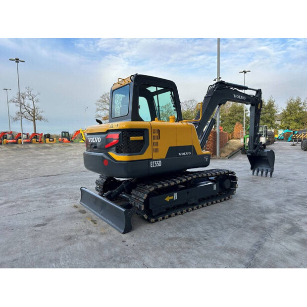 2017 فولفو EC55D-44018951