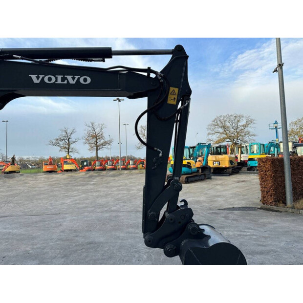 2017 فولفو EC55D-44018959