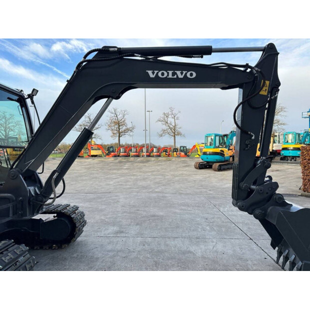 2017 فولفو EC55D-44018961