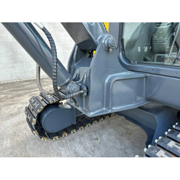 2017 فولفو EC55D-44018963