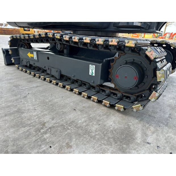 2017 فولفو EC55D-44018967