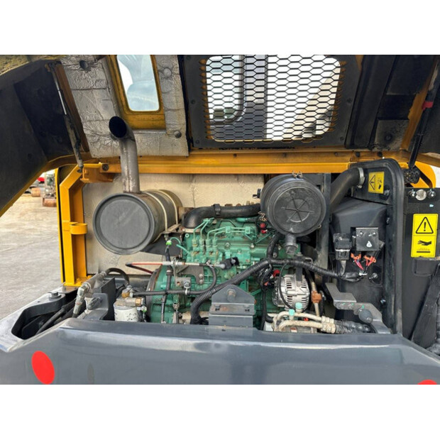 2017 فولفو EC55D-44018973