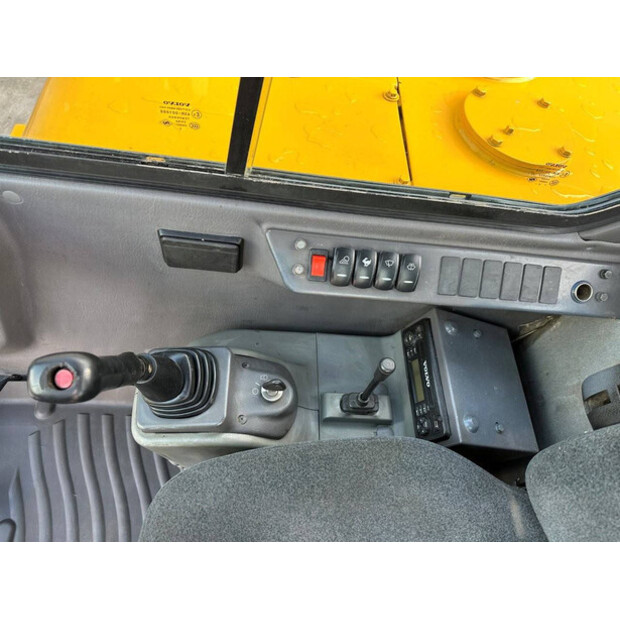 2017 فولفو EC55D-44018983