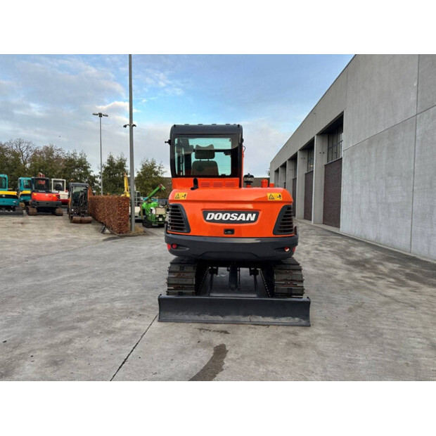 2017 دووسان DX55-9C-44018995