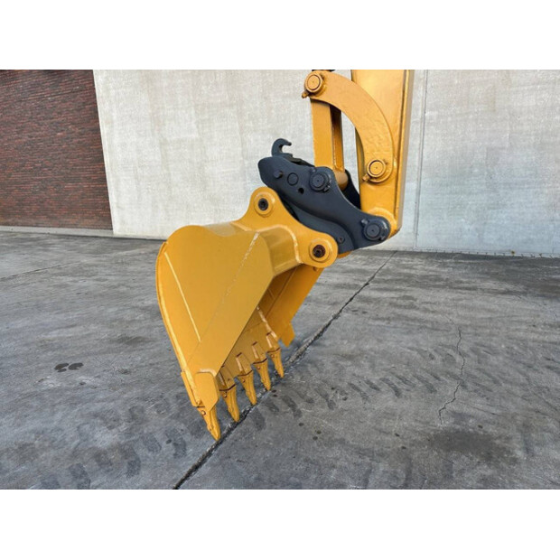 2015 Caterpillar 305.5E2-44019040