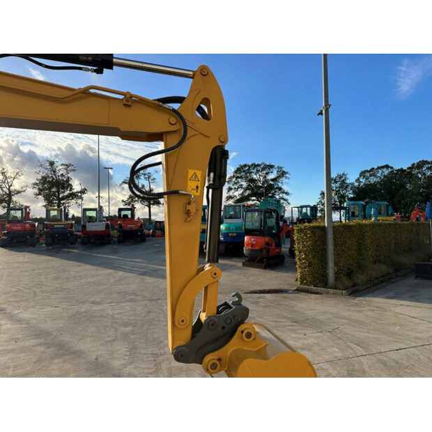 2015 Caterpillar 305.5E2-44019044