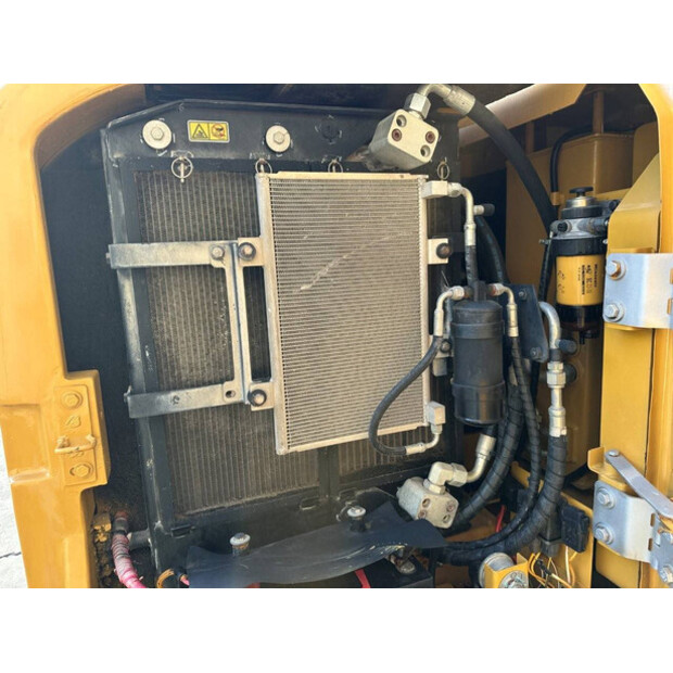 2015 Caterpillar 305.5E2-44019058