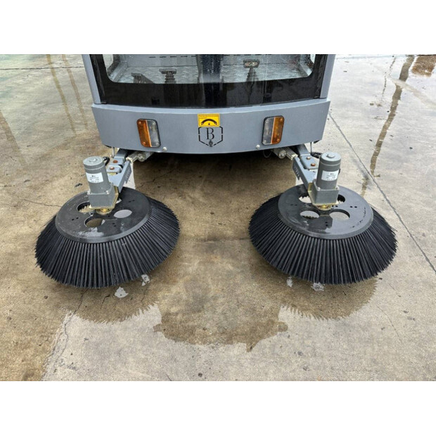 2025 Å koda DY2400-44019855