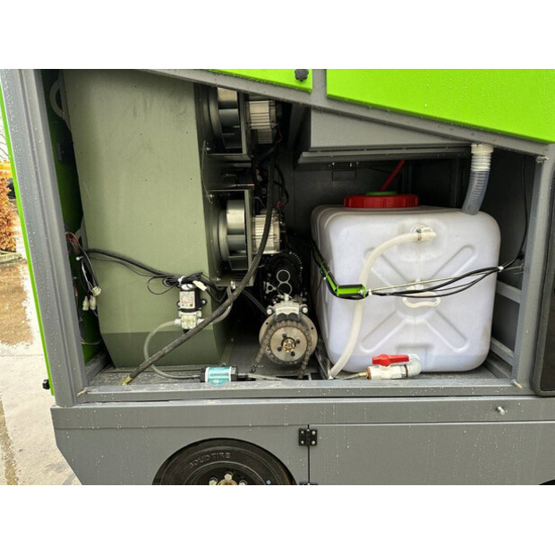 2025 Å koda DY2400-44019867