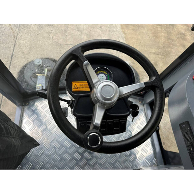 2025 Å koda DY2400-44019874