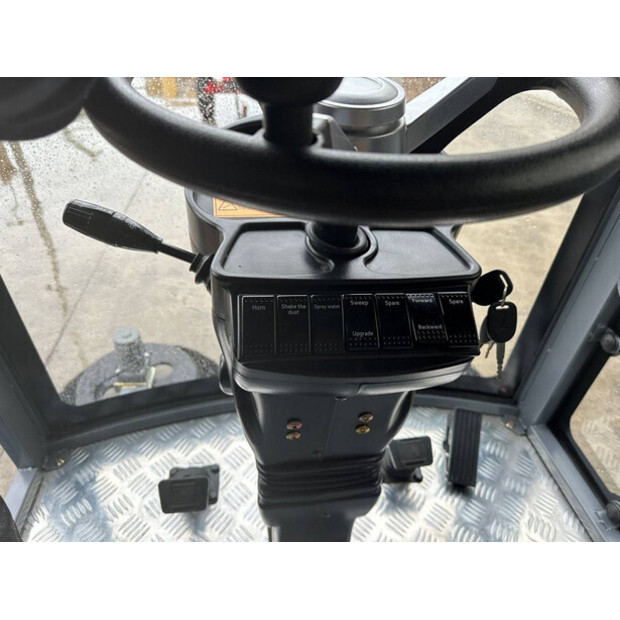 2025 Å koda DY2400-44019875