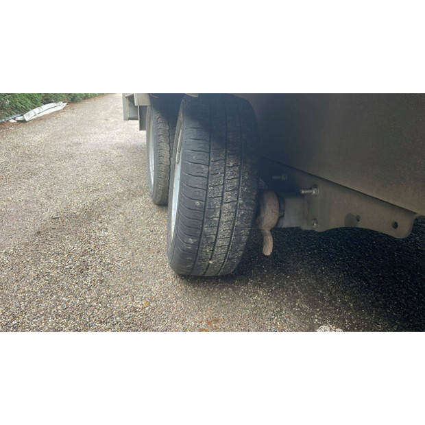 2013 Henra PL2-44020675