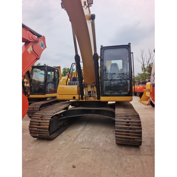 2023 Caterpillar 323GC-44034889