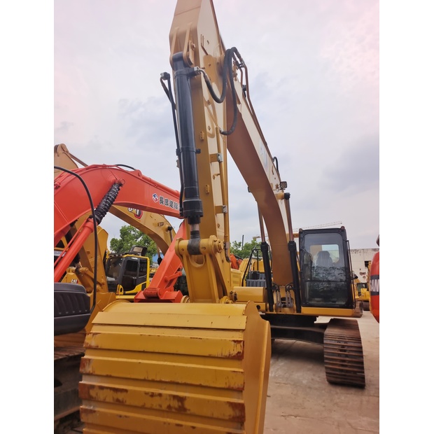 2023 Caterpillar 323GC-44034890