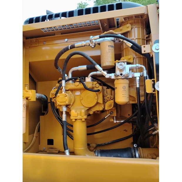 2023 Caterpillar 330D-44035019