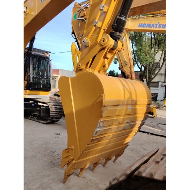 2023 Caterpillar 330D-44035020