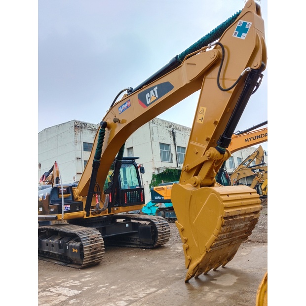 2023 Caterpillar 330D-44035038