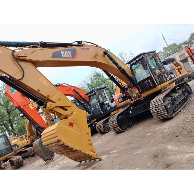 2023 Caterpillar 330D-44035044