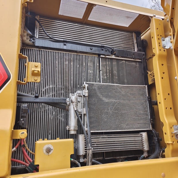 2022 Caterpillar 330GC-44035061