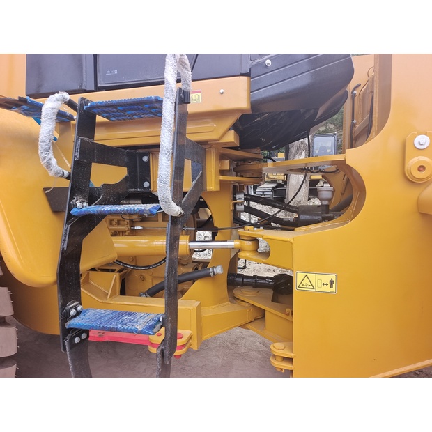 2023 Caterpillar 966H-44038762