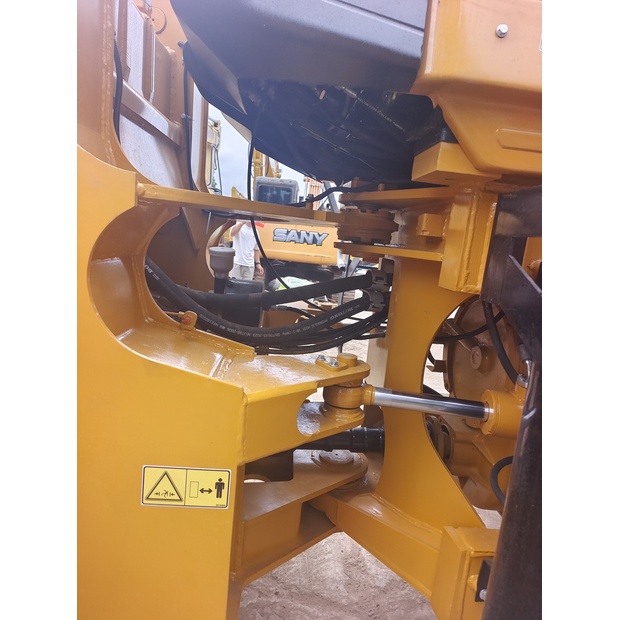 2023 Caterpillar 966H-44038768