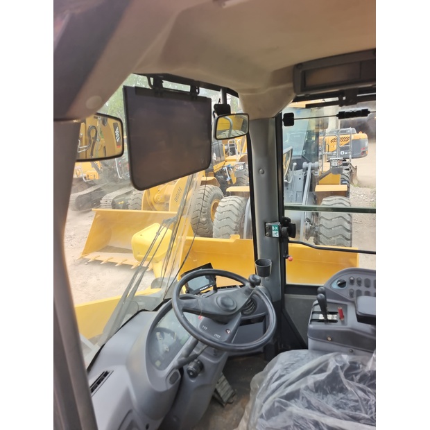 2023 Caterpillar WA 380-6-44038897