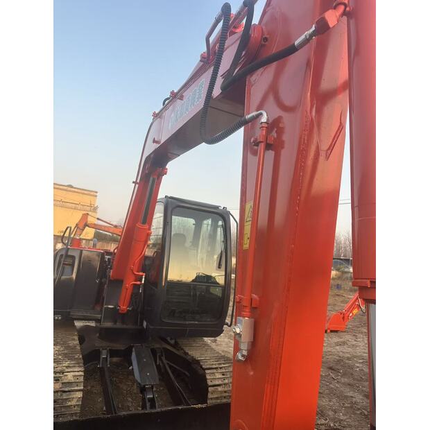 2025 Hitachi ZX70-44040976