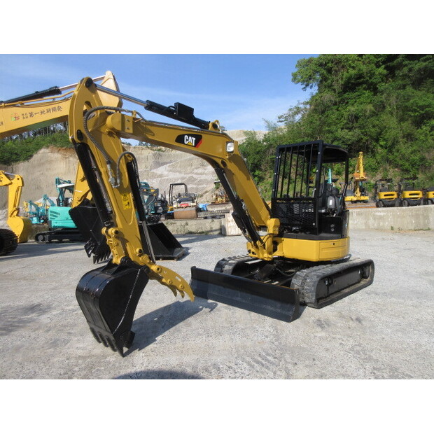 2018 Caterpillar 305.5E2CR-44041049