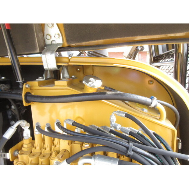 2018 Caterpillar 305.5E2CR-44041116