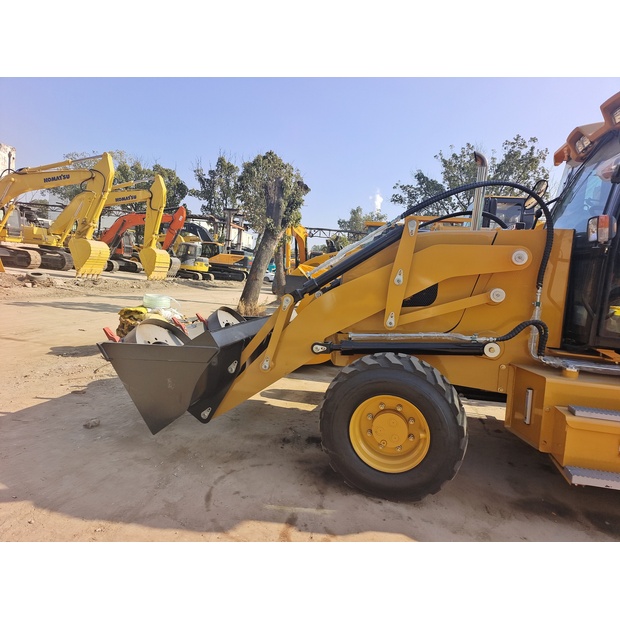 2024 Caterpillar 420F-44041233