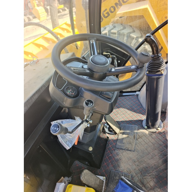 2024 Caterpillar 420F-44041245