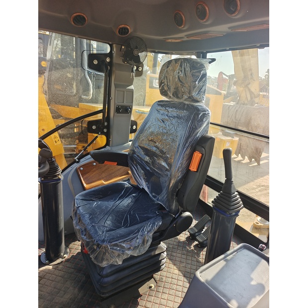 2024 Caterpillar 420F-44041247