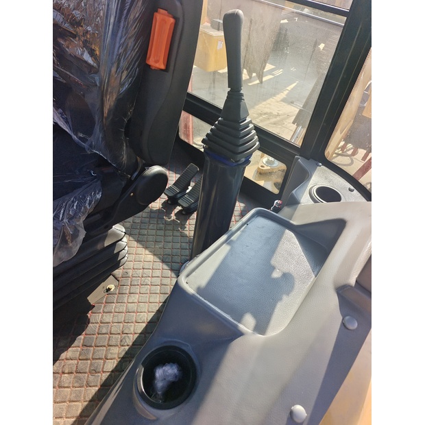 2024 Caterpillar 420F-44041249