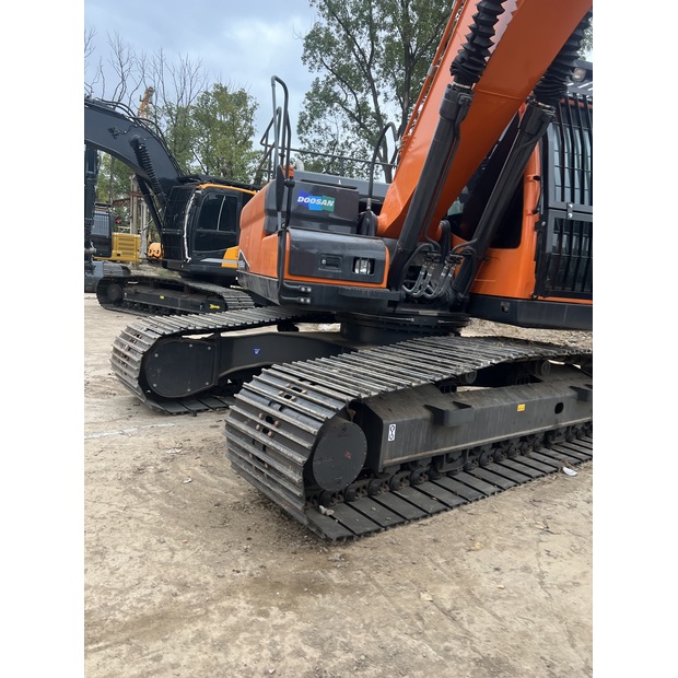 2023 ديفيلون DX225LCA-44041352