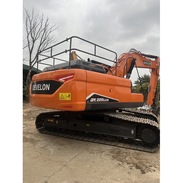 2023 ديفيلون DX225LCA-44041353