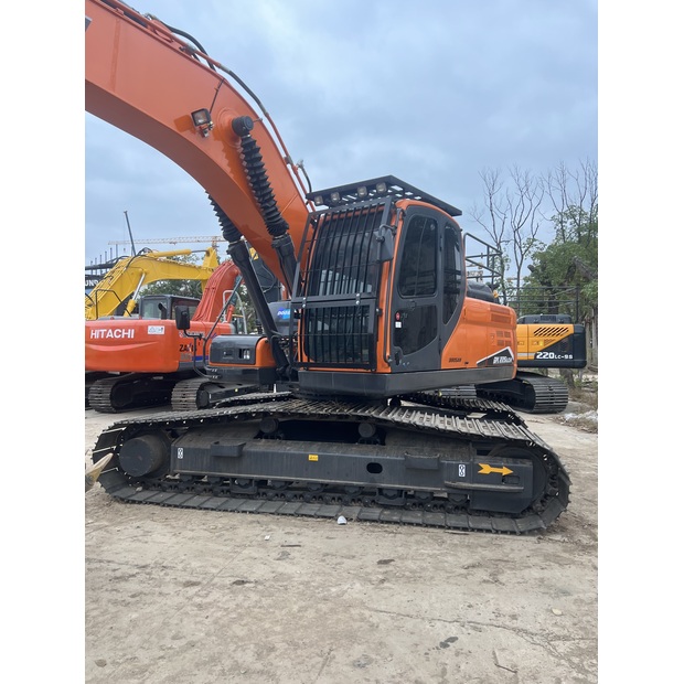 2023 ديفيلون DX225LCA-44041361