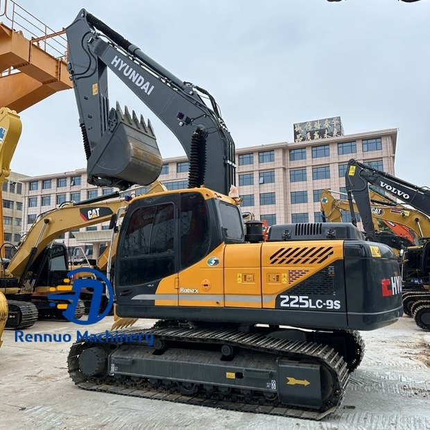 2023 Hyundai 225LC-9s-44041584