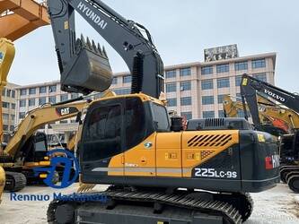 صورة ل حفارات مجنزرة 2023 هيونداي 225LC-9s