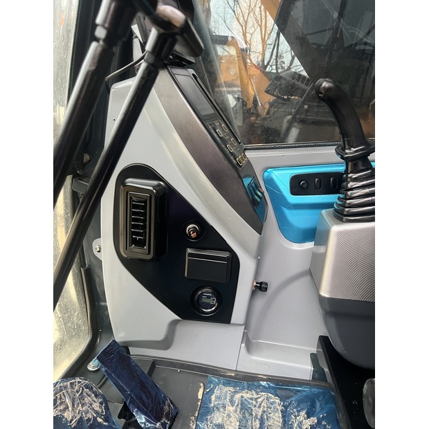 2023 Hyundai 220-44041680