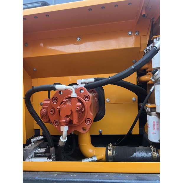 2023 Hyundai 220-44041686